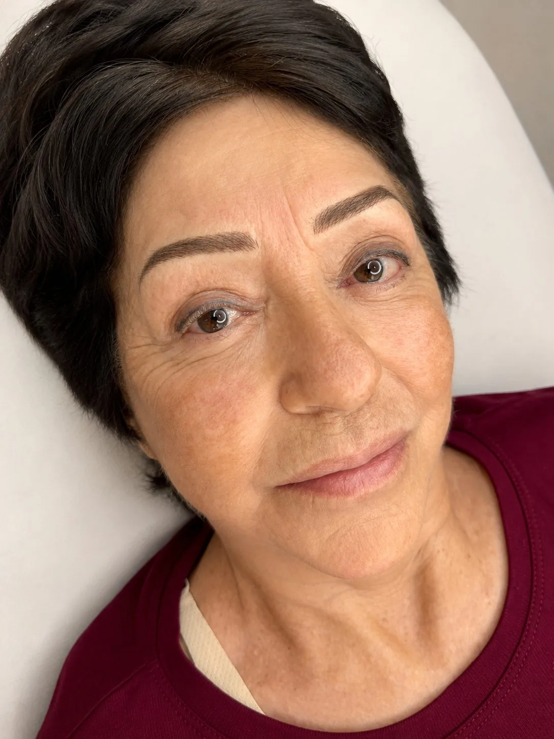 Resultado de micropigmentação em pele madura — Sobrancelhas · Fio a fio